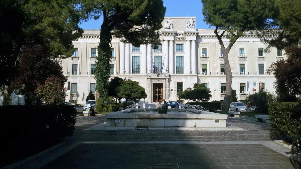 Suites Rome Pescara Bagian luar foto