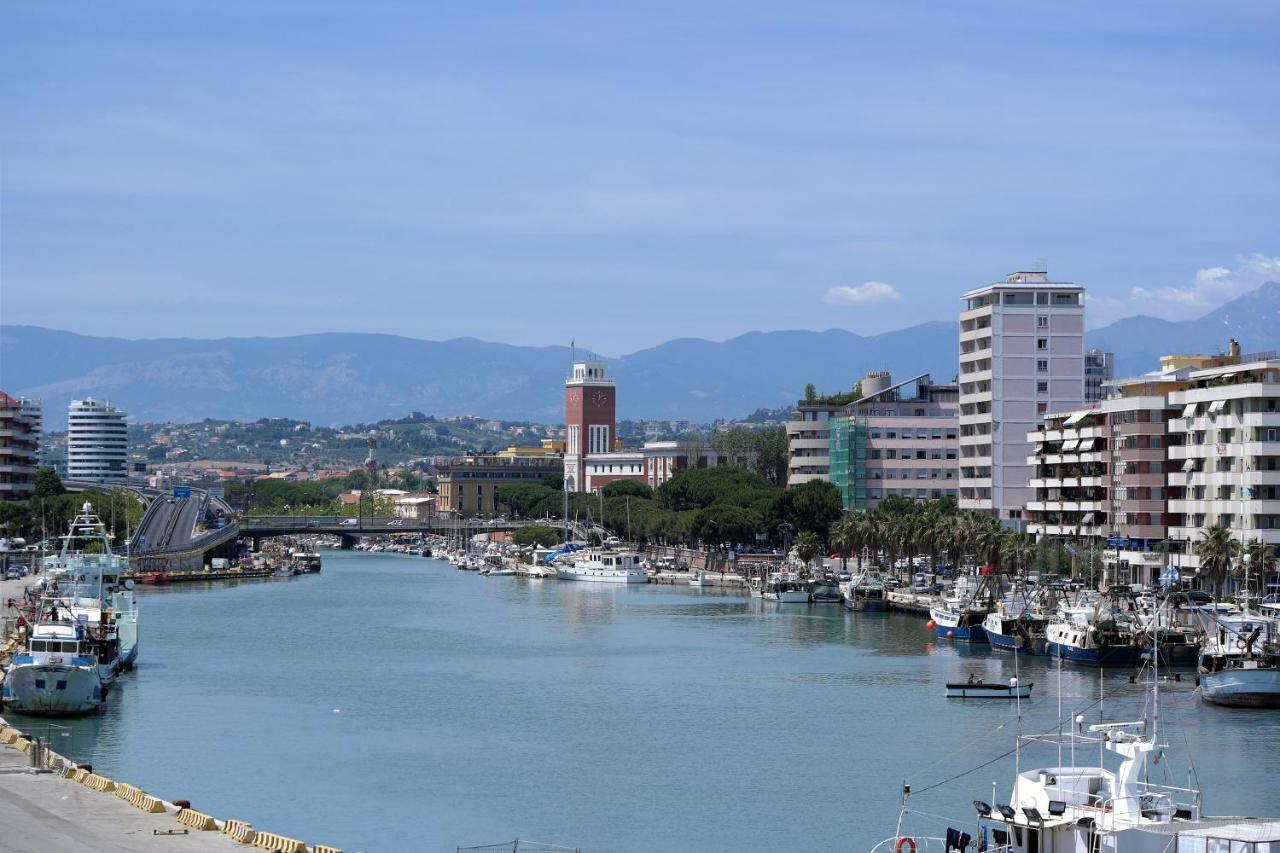 Suites Rome Pescara Bagian luar foto