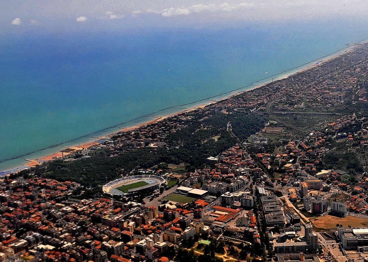 Suites Rome Pescara Bagian luar foto